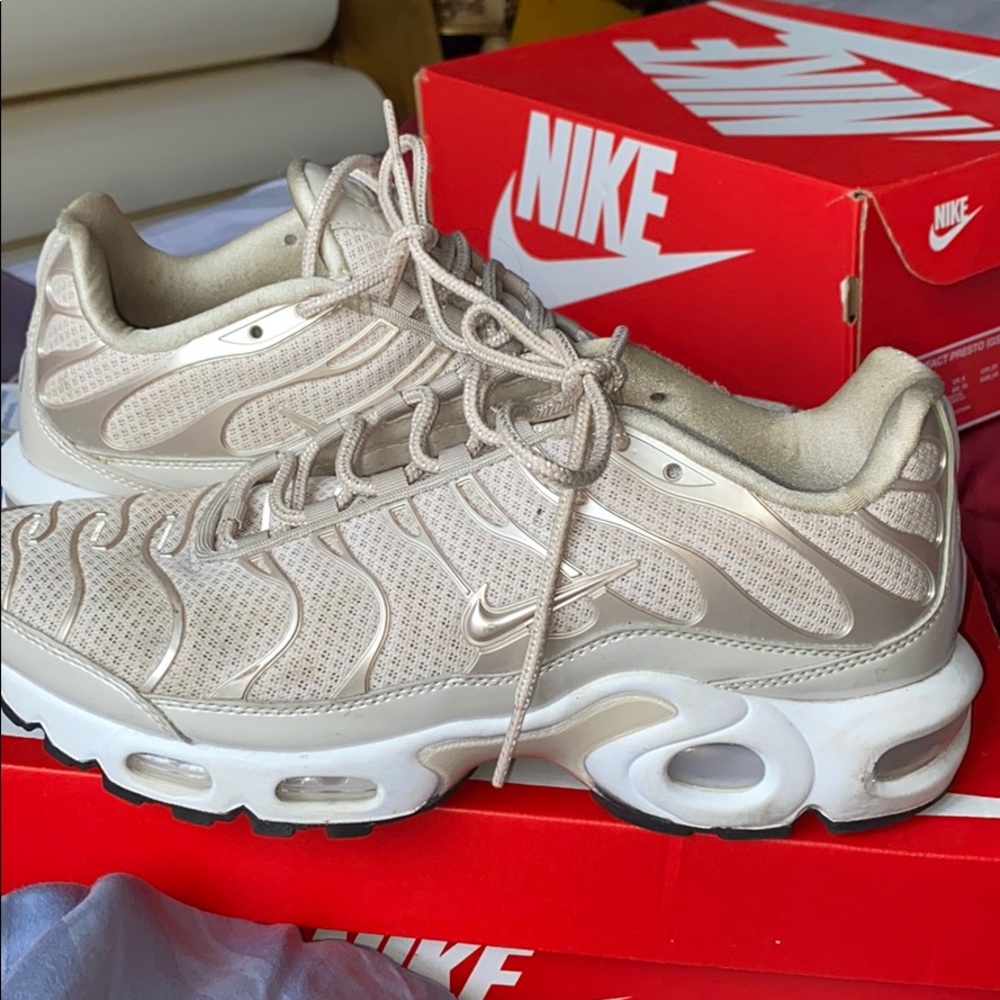 woman’s air max plus